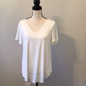 Off white v-neck t-shirt
